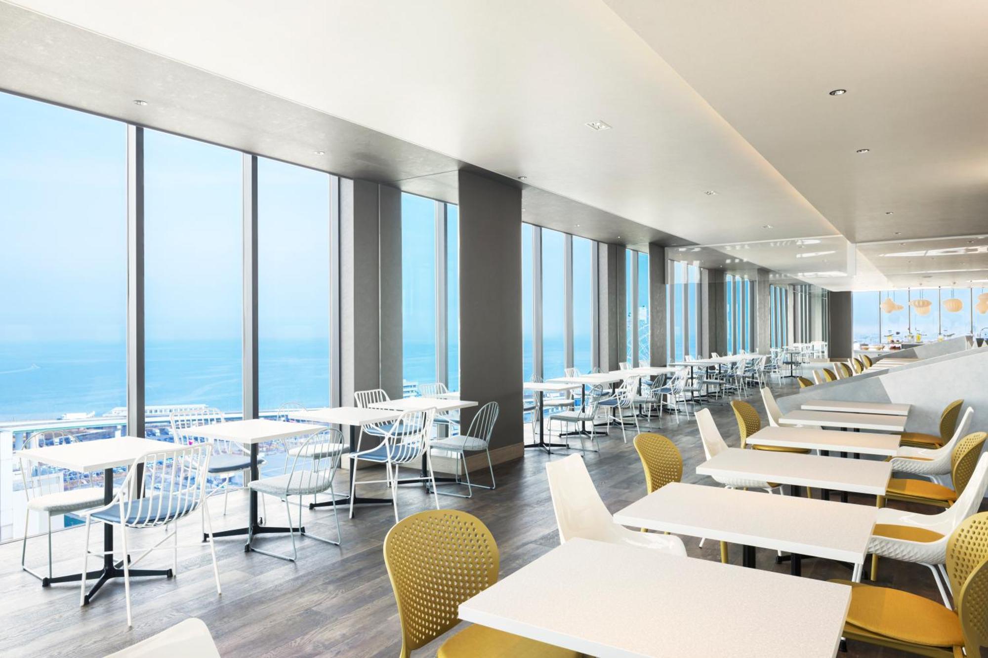 Omo Kansai Airport By Hoshino Resorts Izumisano Luaran gambar The 360° Restaurant